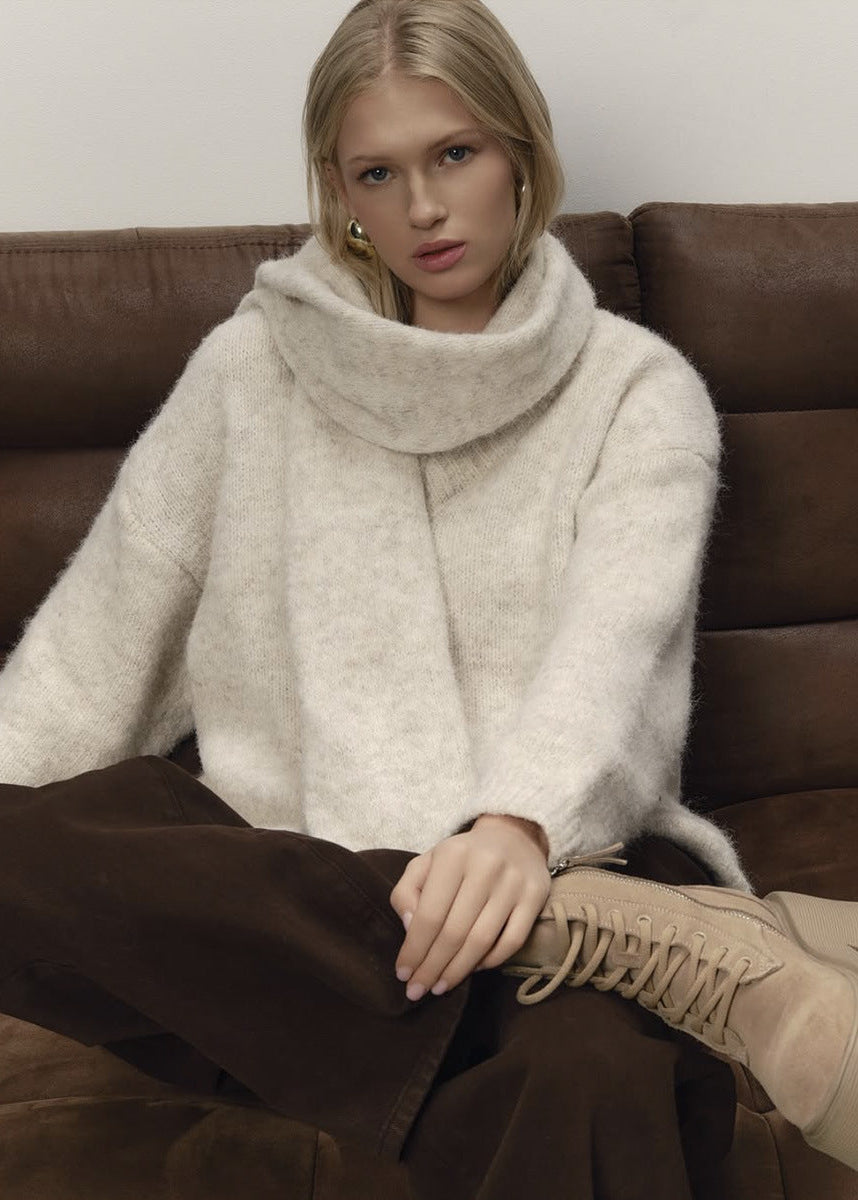 Cozy Wool-Blend Relaxed Knit Sweater & Scarf Set – Autumn/Winter Comfort