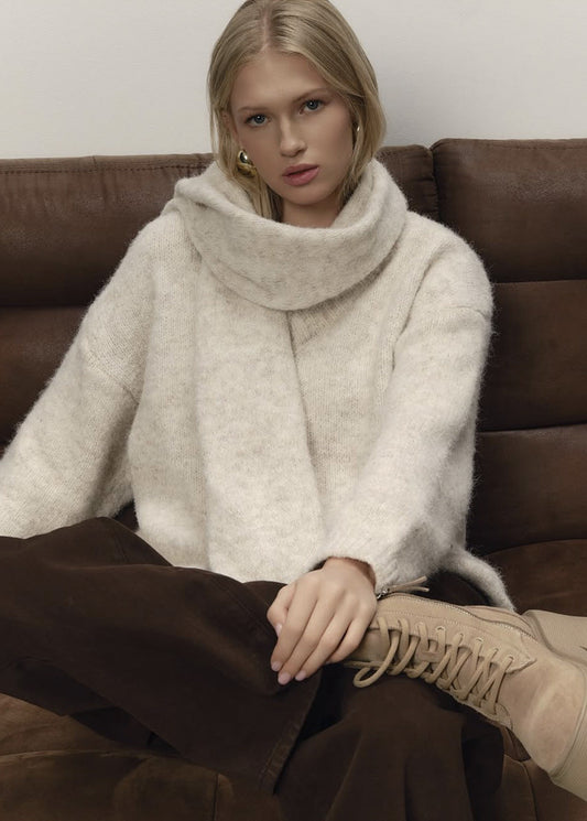 Cozy Wool-Blend Relaxed Knit Sweater & Scarf Set – Autumn/Winter Comfort