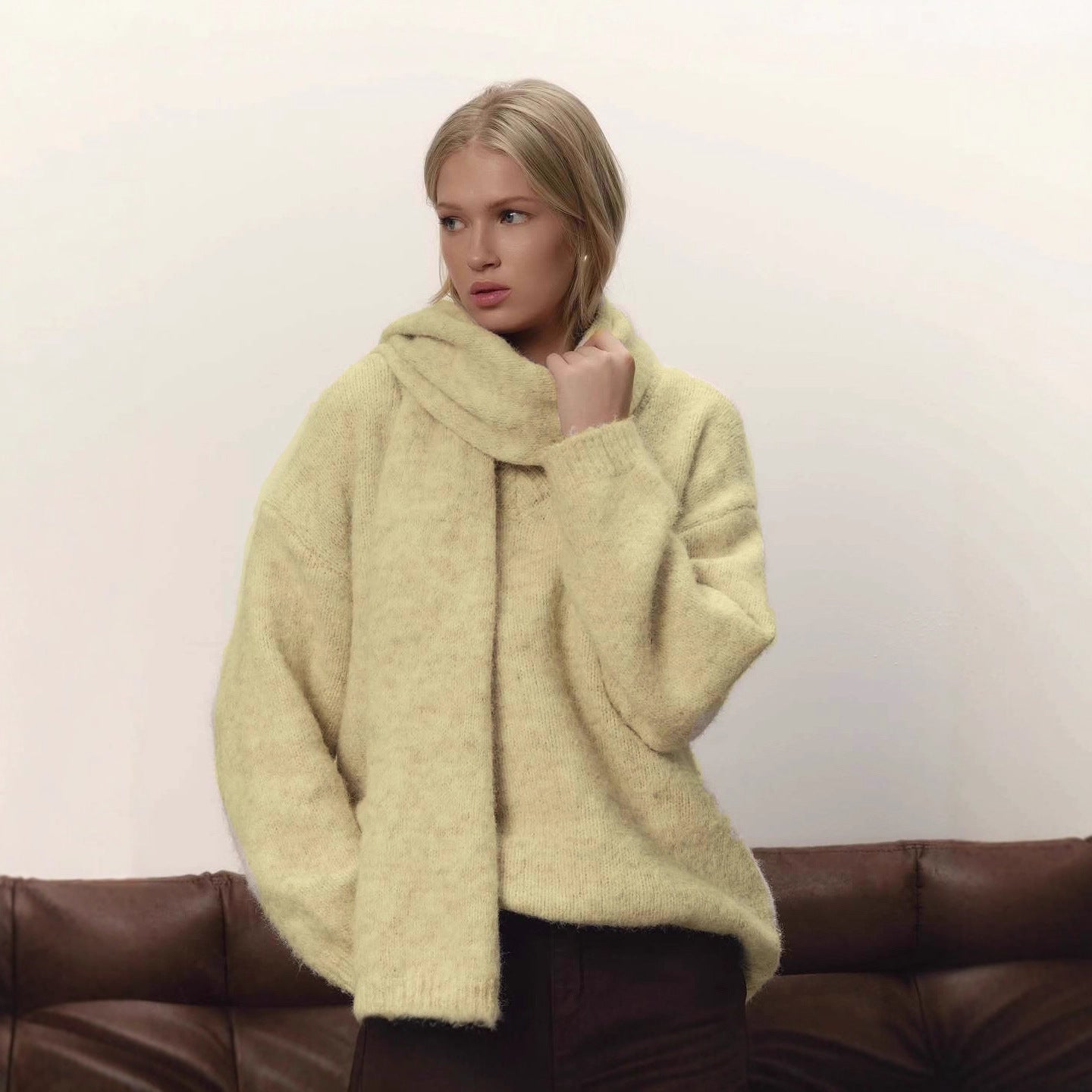 Cozy Wool-Blend Relaxed Knit Sweater & Scarf Set – Autumn/Winter Comfort